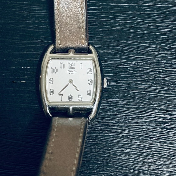 Hermès watch- sold as seen-make an offer - Picture 1 of 7